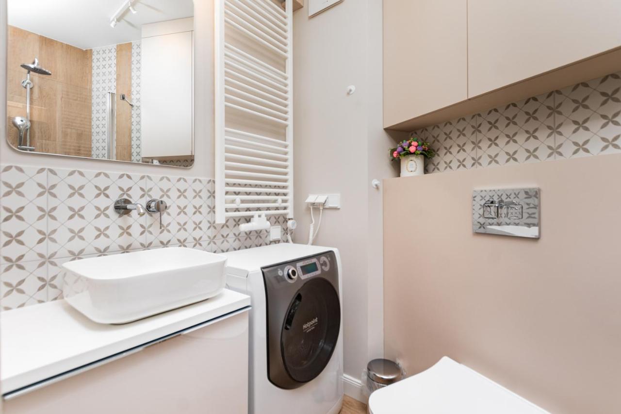 Apartament Solidarnosci By Your Freedom ワルシャワ エクステリア 写真